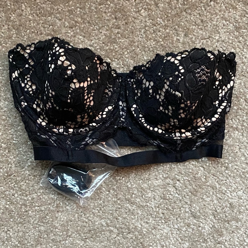 Victoria’s Secret black lace multi-way / strapless long line bra